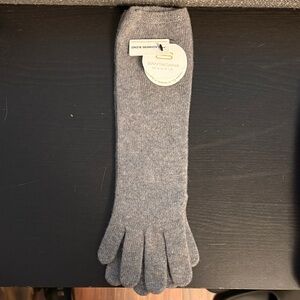 NWT Santacana Madrid Gray Wool Gloves